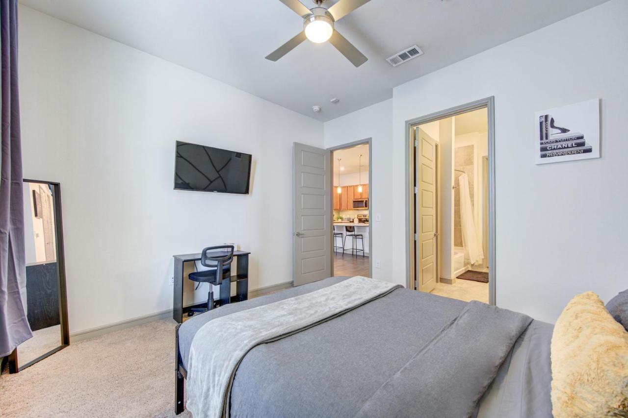 Urban Escape 1br,pool,gym,rooftop Serenity, Petsok *