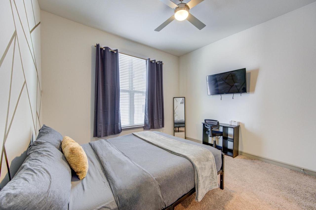 Urban Escape 1br,pool,gym,rooftop Serenity, Petsok Houston