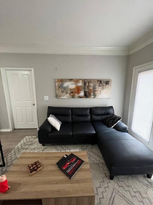 Apartment Stylish Midtown Spot Houston
