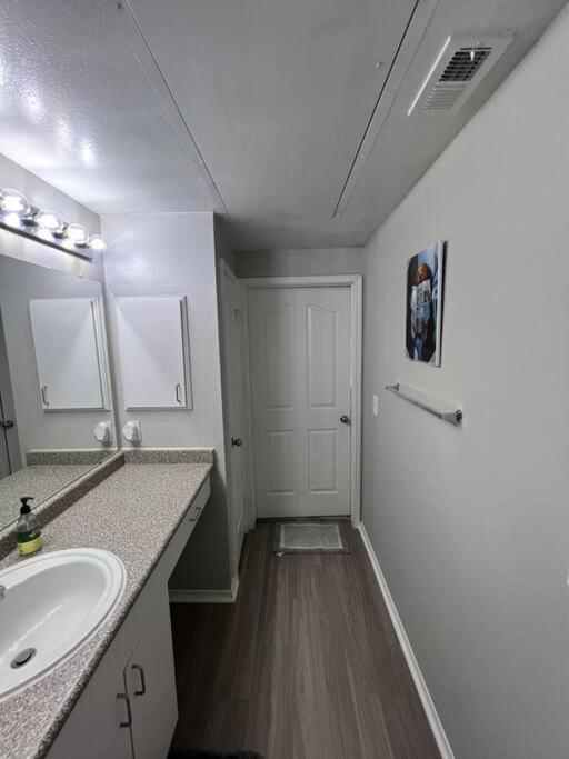 Stylish Midtown Spot Apartment
