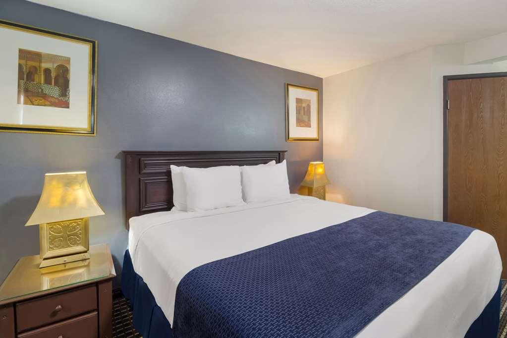 Rodeway North Greenspoint Hotel