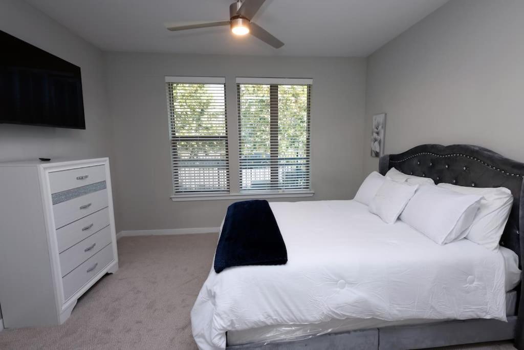 Apartment Comfortable Getaway Downtown Htx *