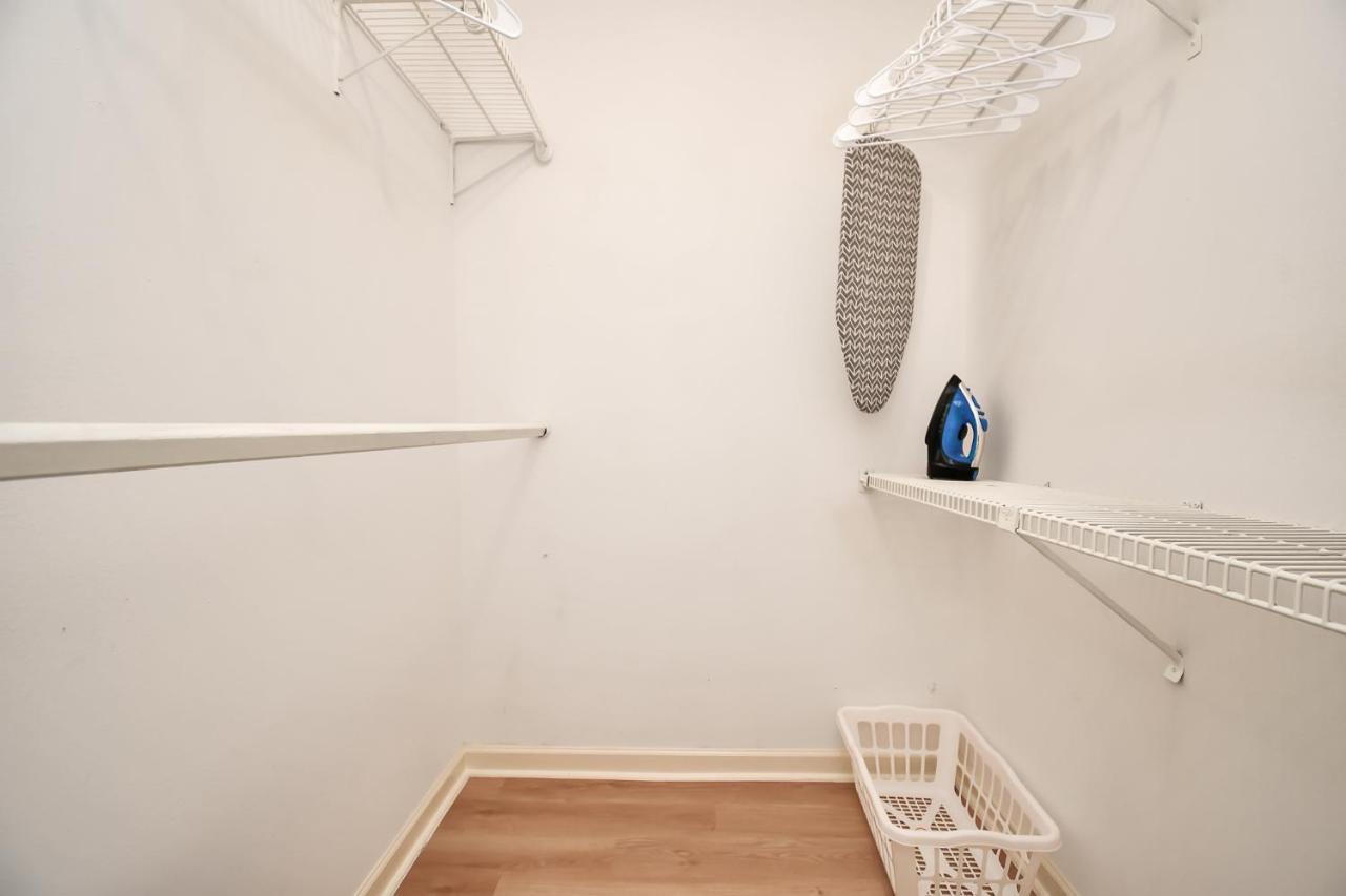 Tranquil 3br Getaway:modern Apartment Houston