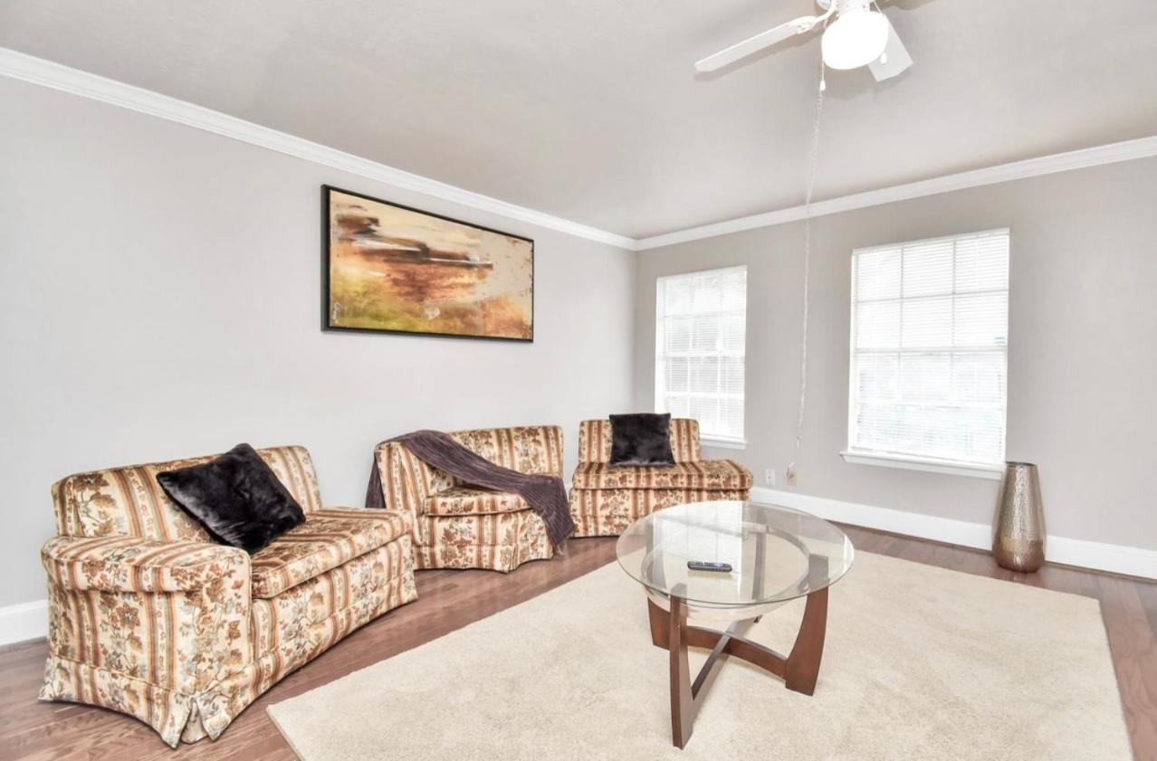 Apartment Retro Haven 2br Townhome Located In Montrose Houston