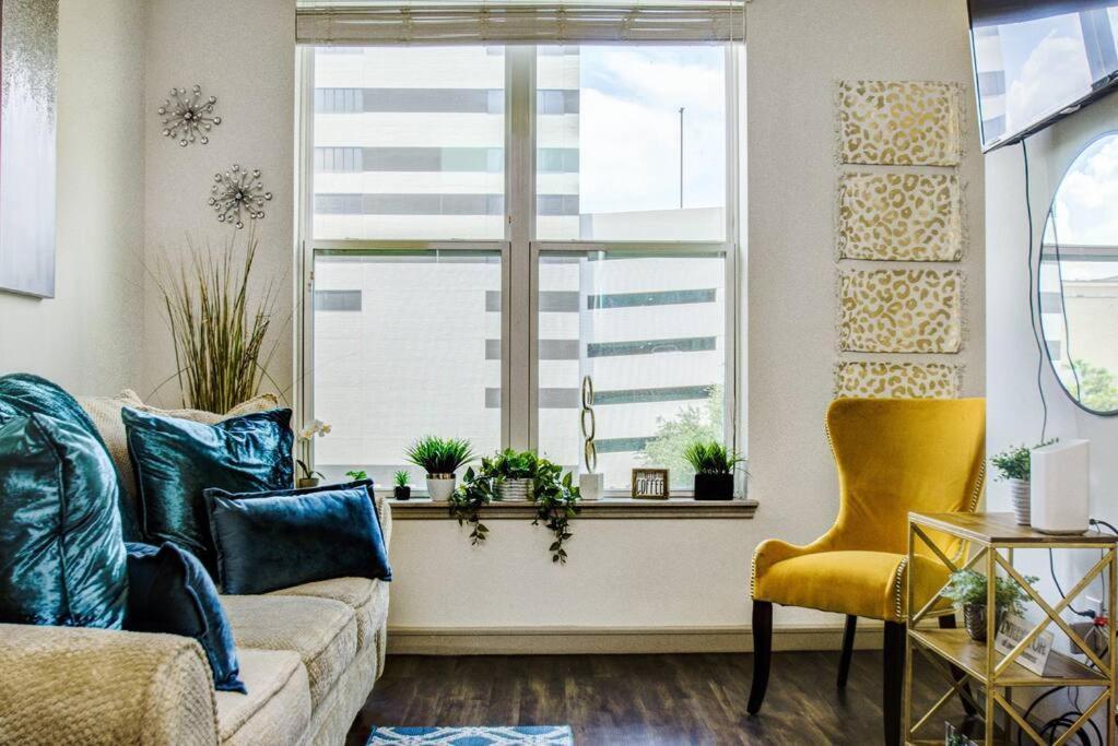Luxury Living Downtown Kingbed. Apartment Houston
