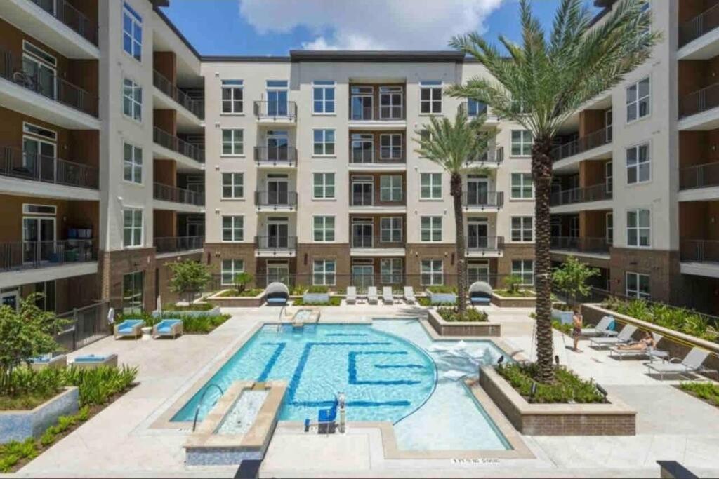 Luxury Living Downtown Kingbed. Houston