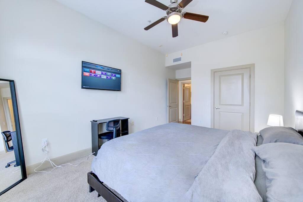 Apartment 1br Urban Retreat Pool Gym Near Nrg Wifi Petok Houston