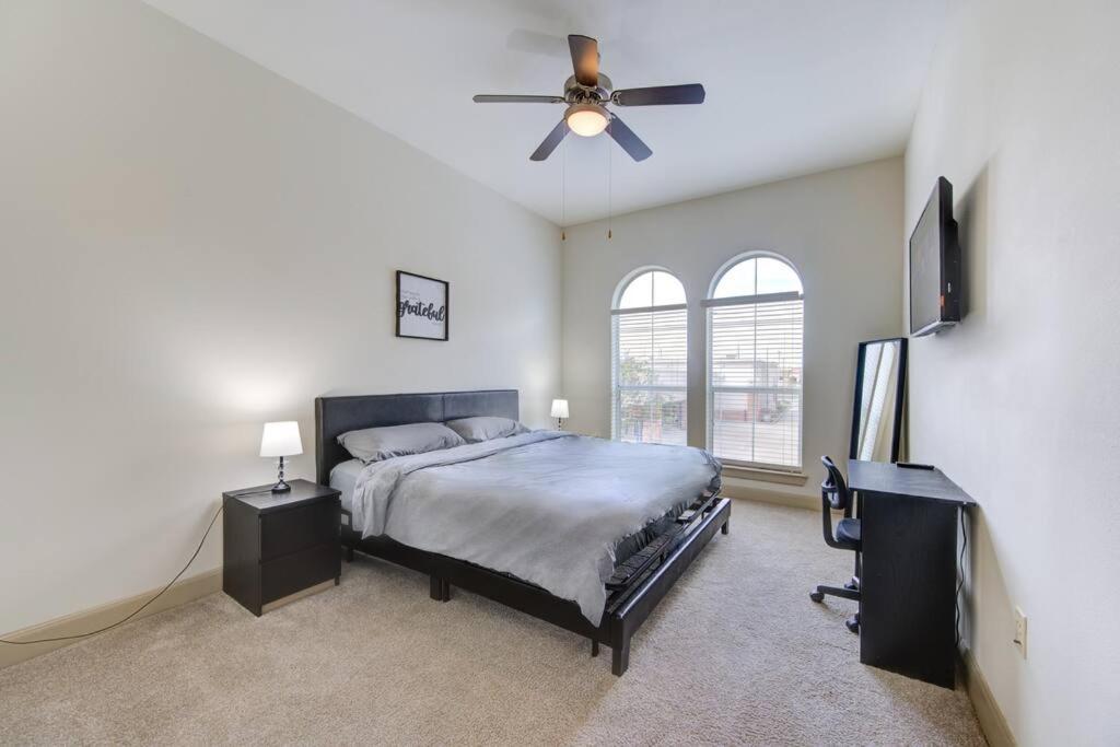 1br Urban Retreat Pool Gym Near Nrg Wifi Petok Apartment *
