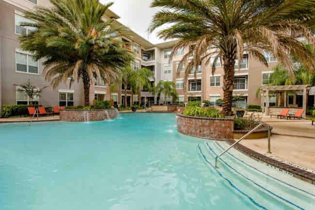 1br Urban Retreat Pool Gym Near Nrg Wifi Petok Apartment *