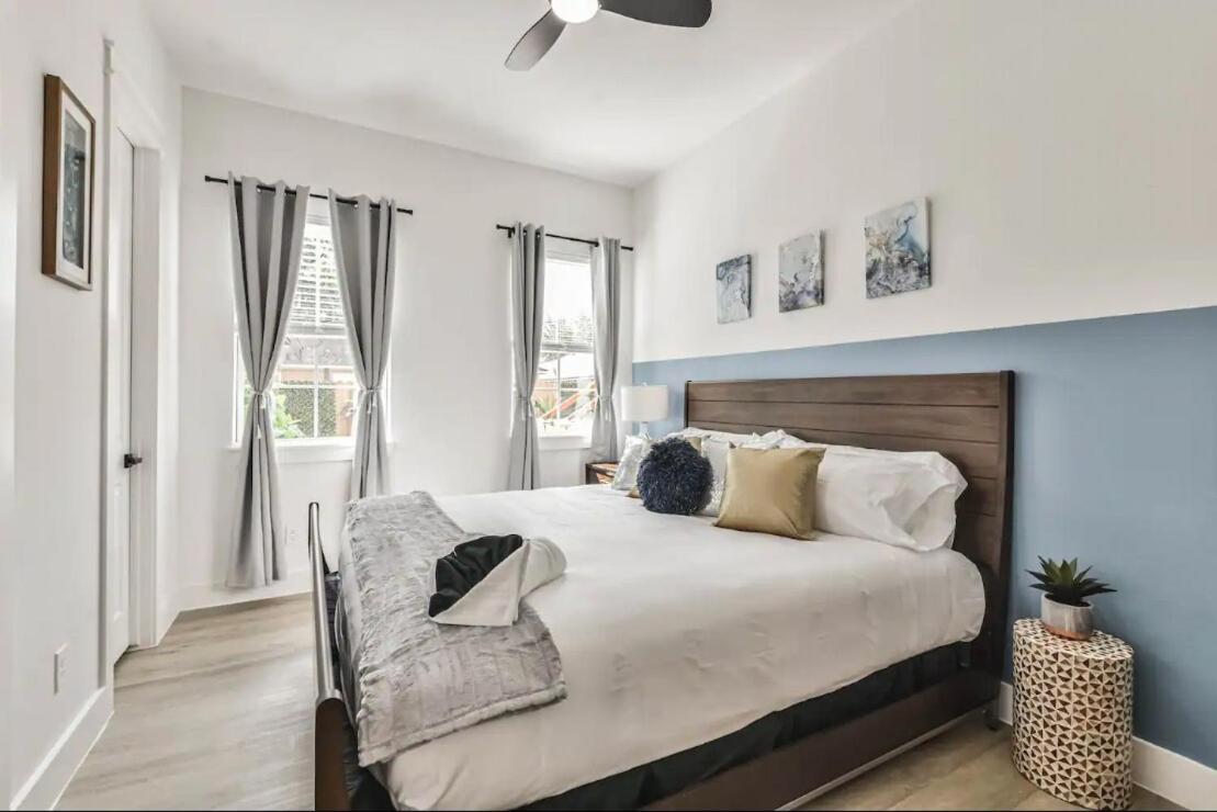 Holiday home Inter-connected Duplex 8br Sleeps 22 Swim Houston