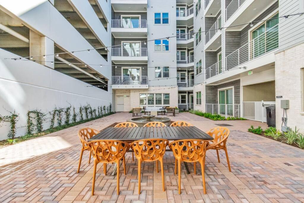 Midtown Luxury At River Oaks *