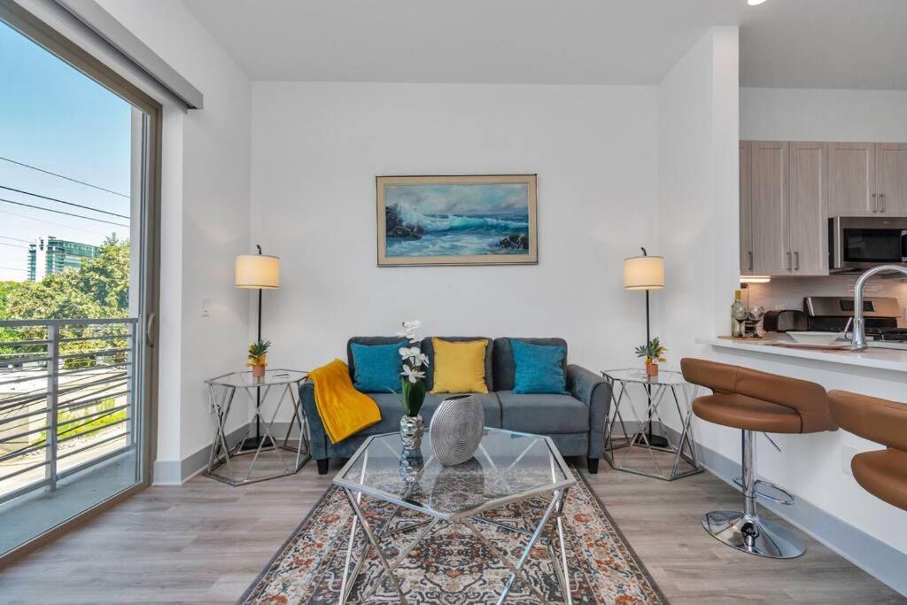 Apartment Midtown Luxury At River Oaks Houston