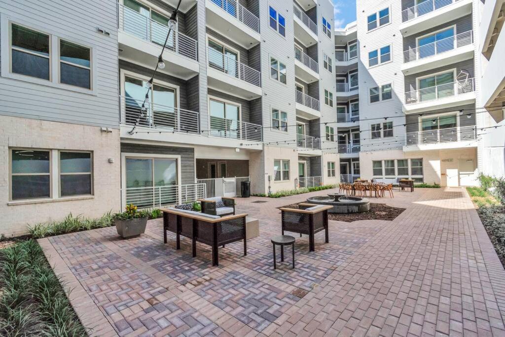 Midtown Luxury At River Oaks Apartment