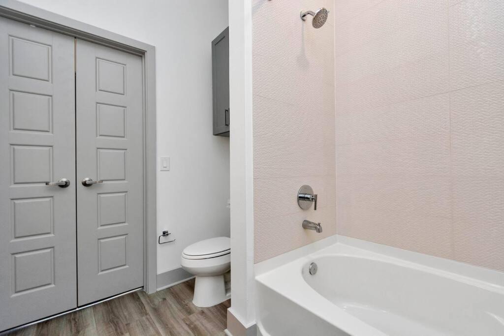 Midtown Luxury At River Oaks *