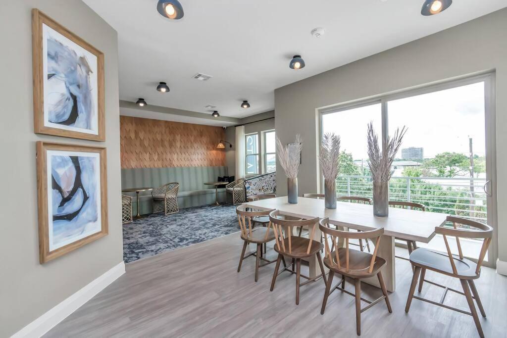 Midtown Luxury At River Oaks Houston