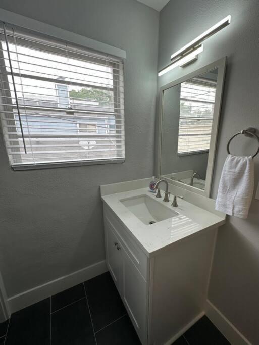 Elegant 1 Bdr Montrose-bologna@the Italian Plaza * Houston
