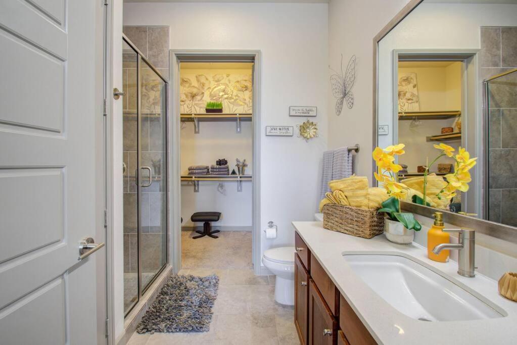 5* Luxury Living Downtown Kingbed Houston