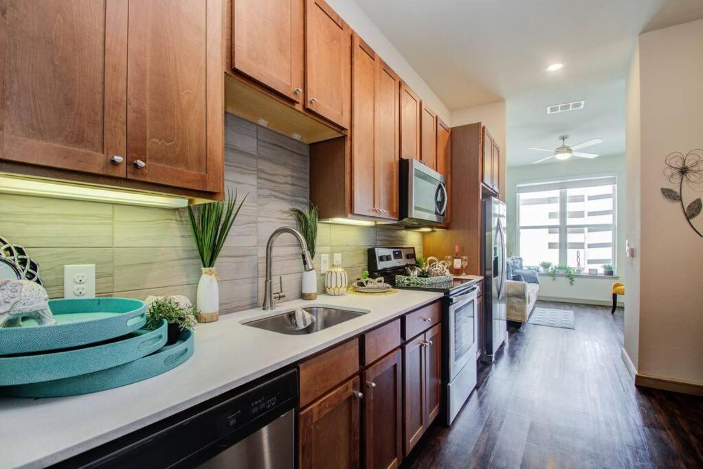 5* Luxury Living Downtown Kingbed Apartment Houston