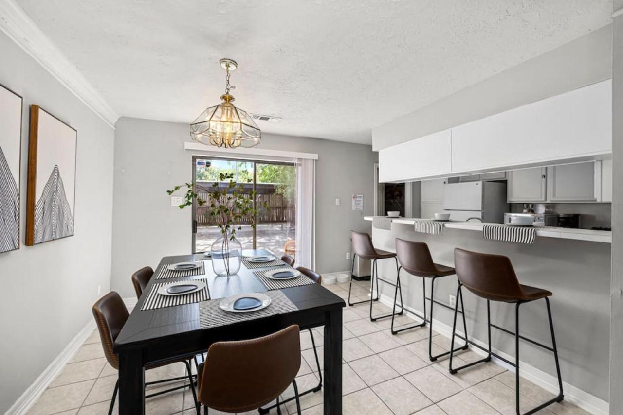 Montrose Two Homes 4 Bedroom 3400sf Sleeps 20 Downtown Multiple Families
