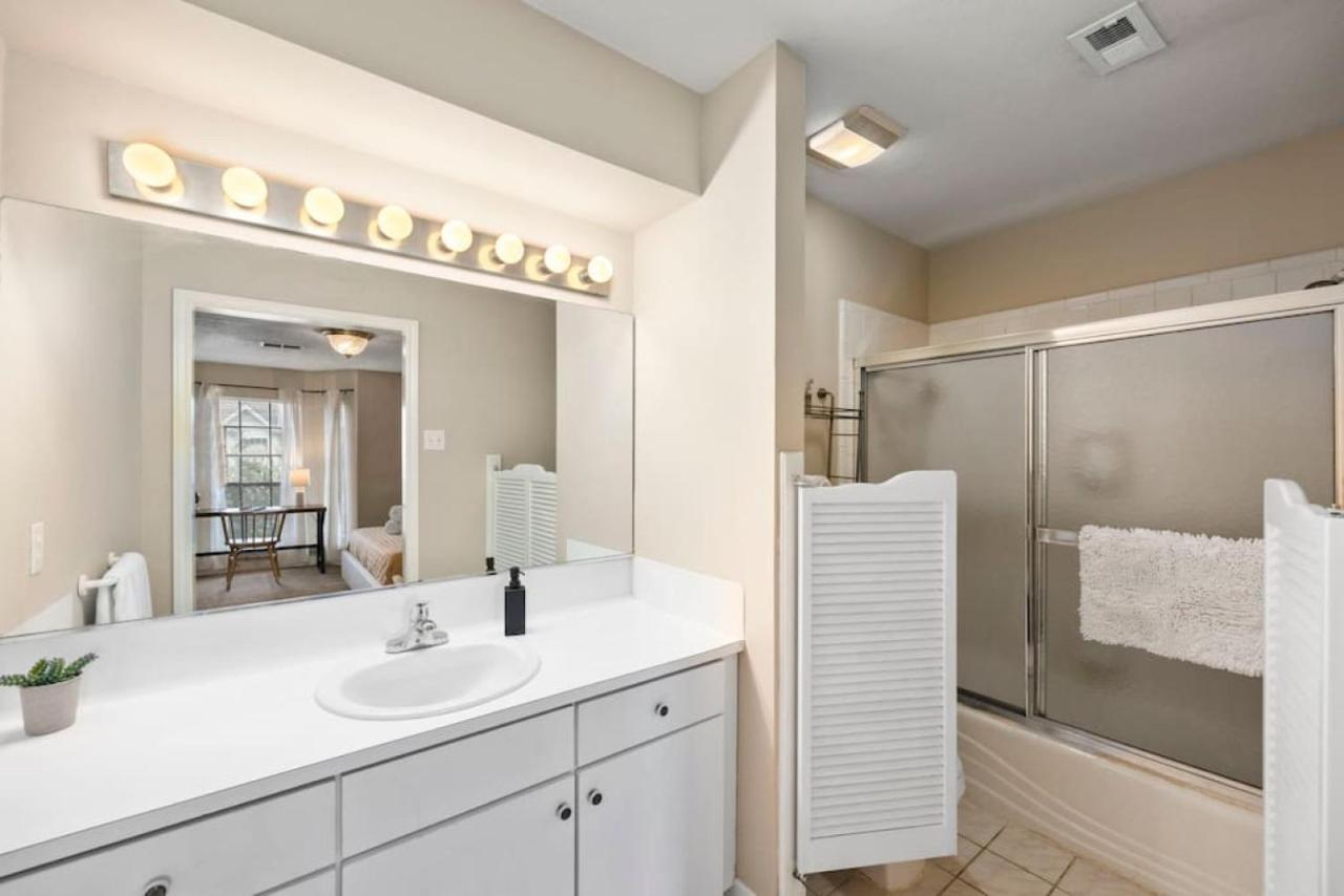 Montrose Two Homes 4 Bedroom 3400sf Sleeps 20 Downtown Multiple Families Houston