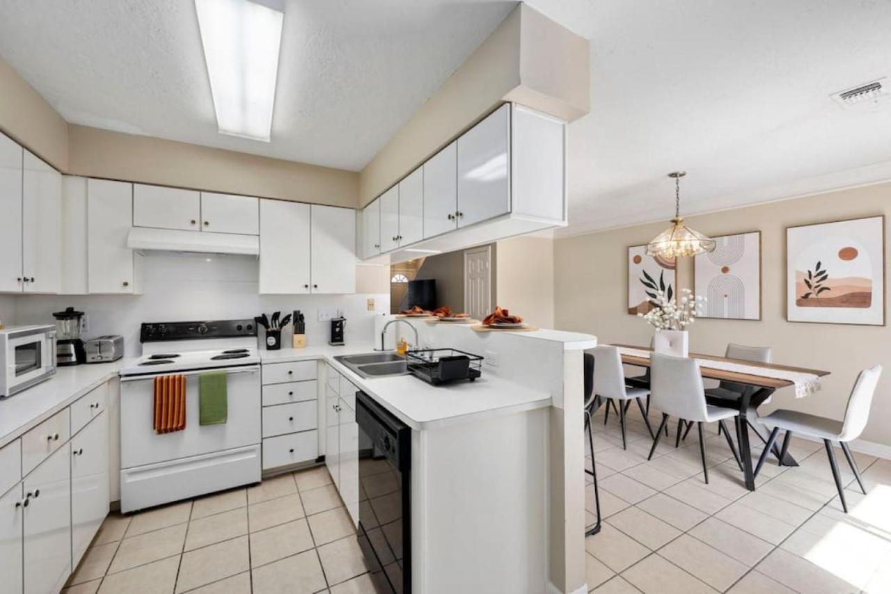 Montrose Two Homes 4 Bedroom 3400sf Sleeps 20 Downtown Multiple Families