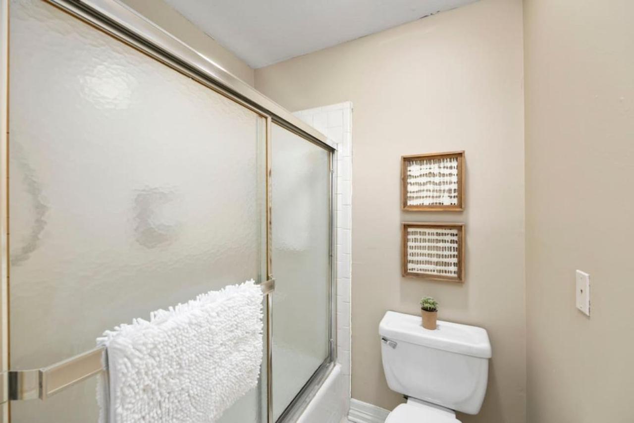 Montrose Two Homes 4 Bedroom 3400sf Sleeps 20 Downtown Multiple Families Holiday home