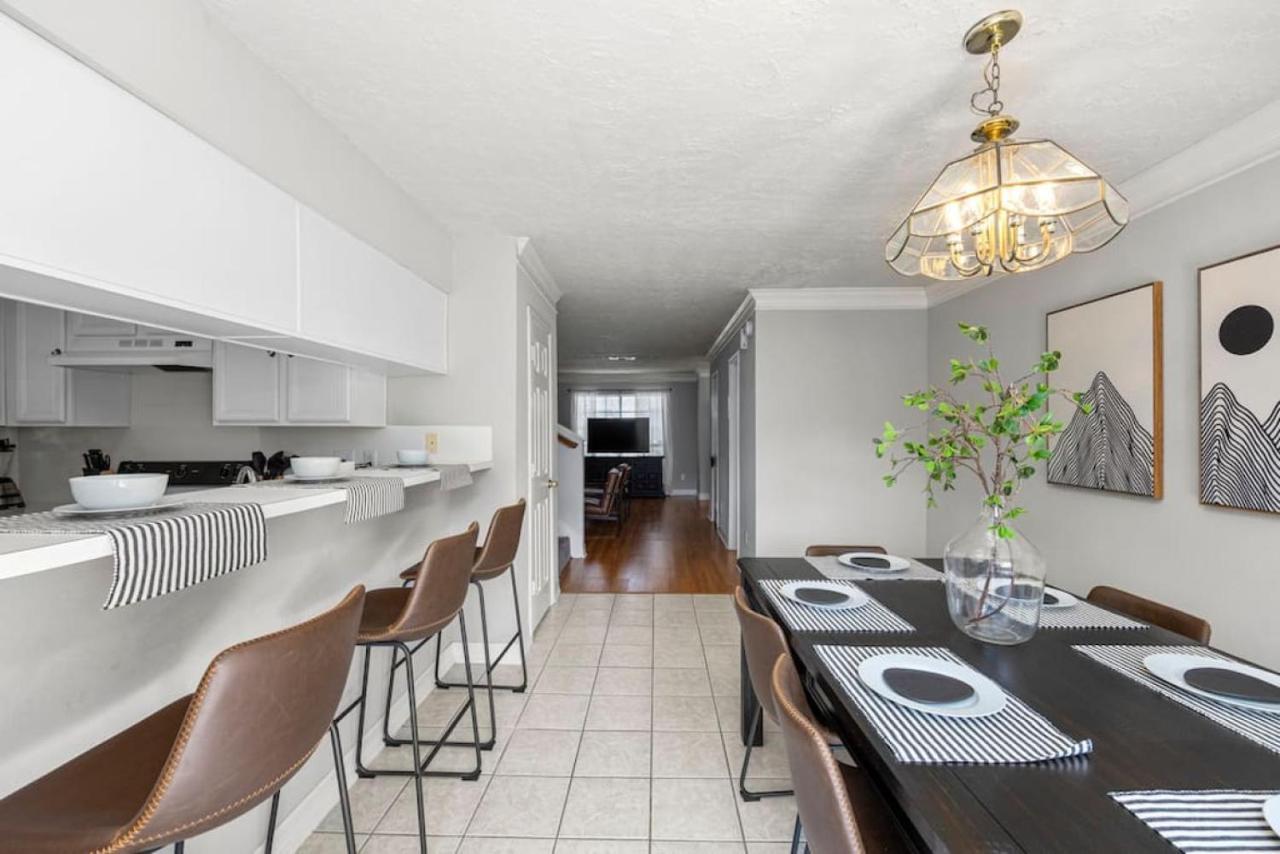 Montrose Two Homes 4 Bedroom 3400sf Sleeps 20 Downtown Multiple Families