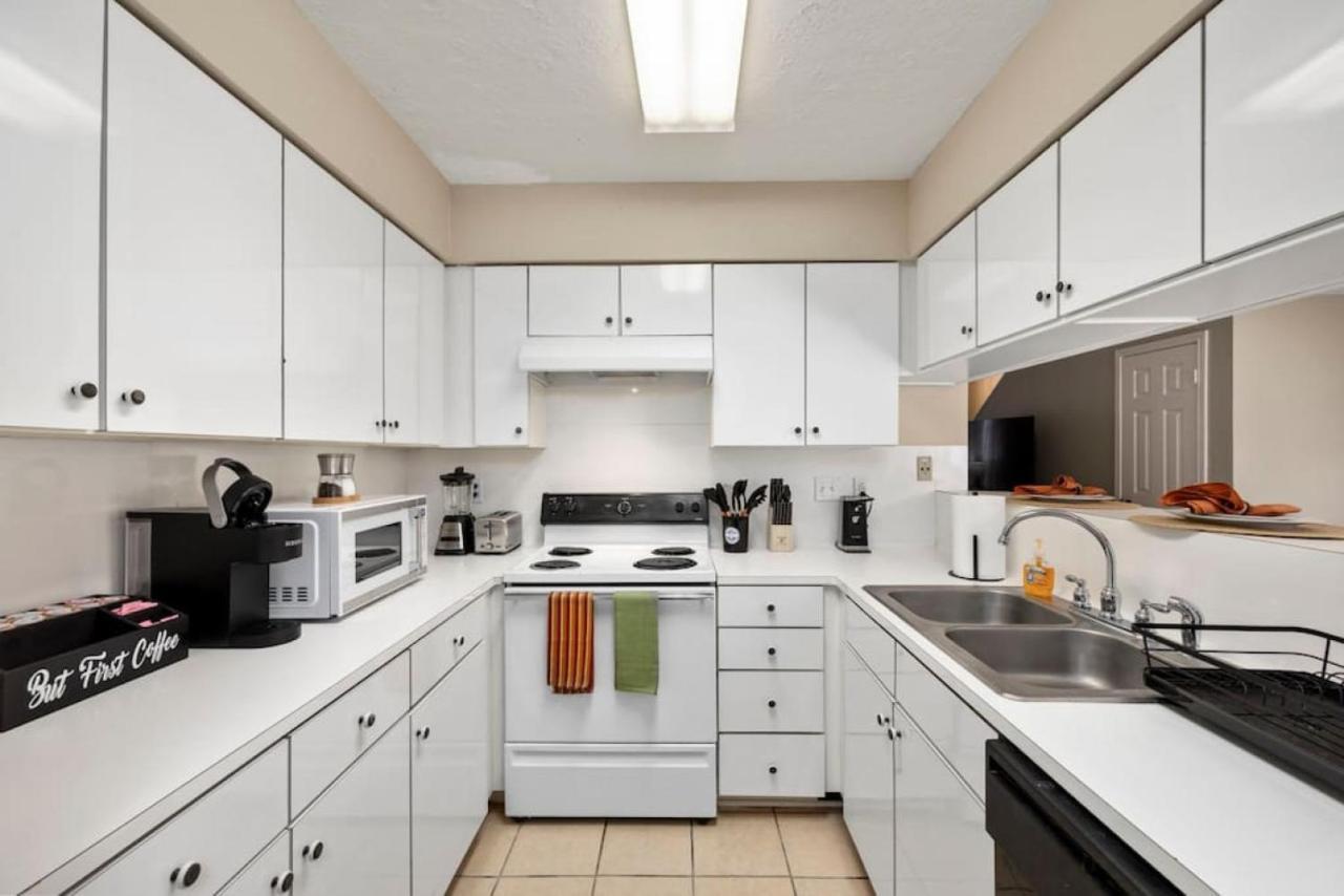 Montrose Two Homes 4 Bedroom 3400sf Sleeps 20 Downtown Multiple Families