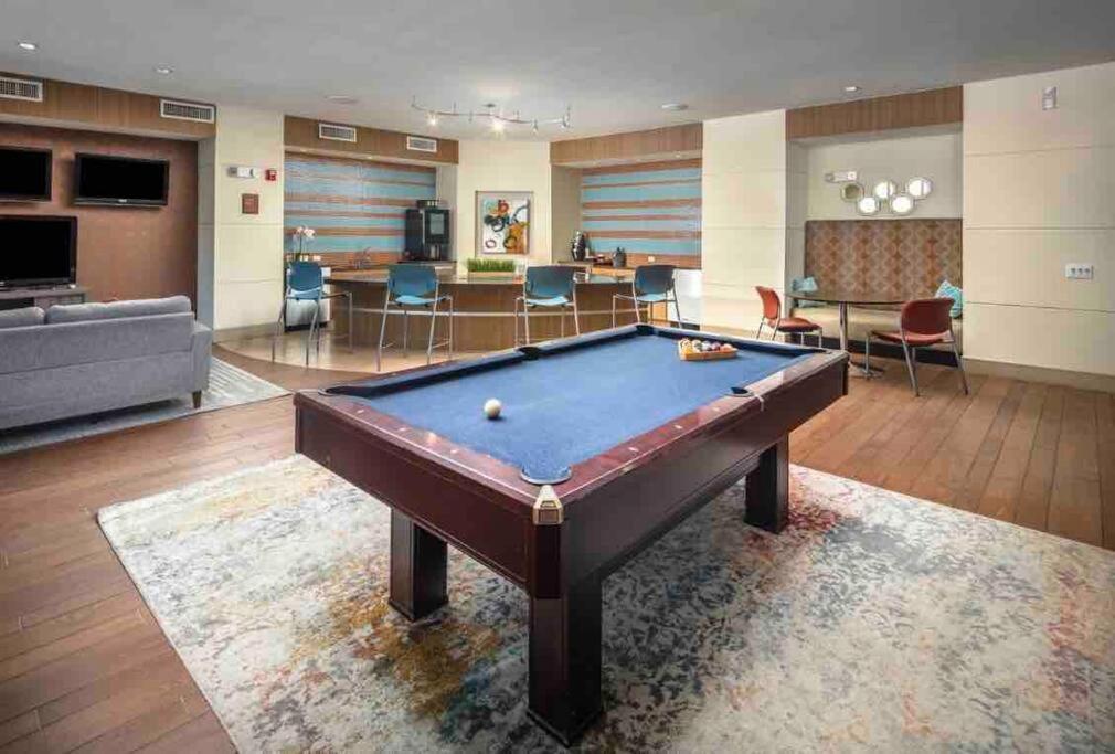 Apartment Lux 2/2 With Amenities *