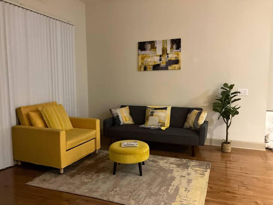 Lux 2/2 With Amenities Apartment *