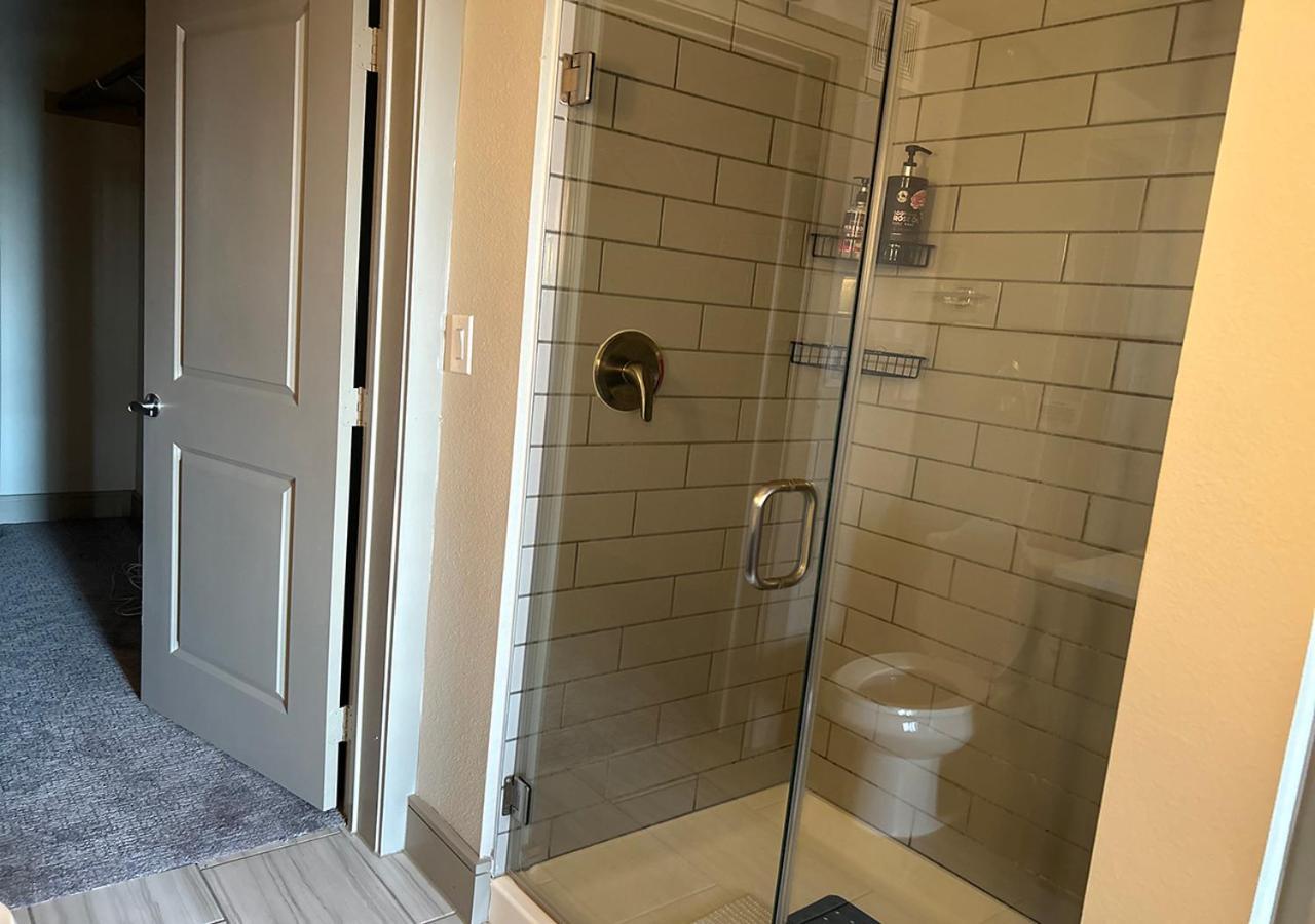 Area Of Houston, Tx. Apartment *