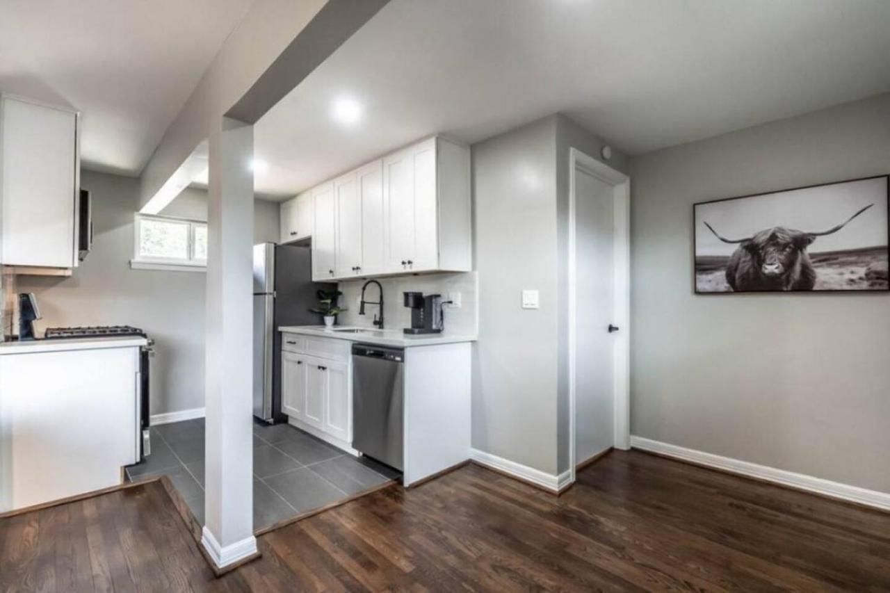 Roomy Urban Montrose! Free Parking #3 *