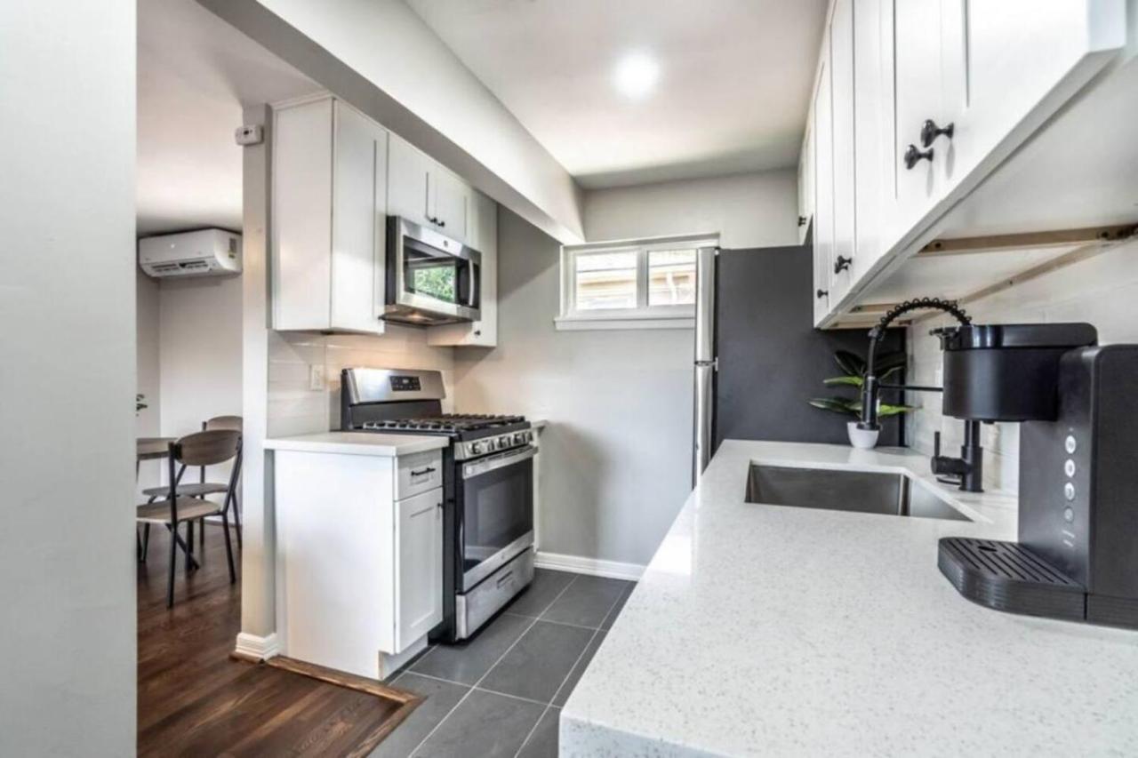 Apartment Roomy Urban Montrose! Free Parking #3 Houston