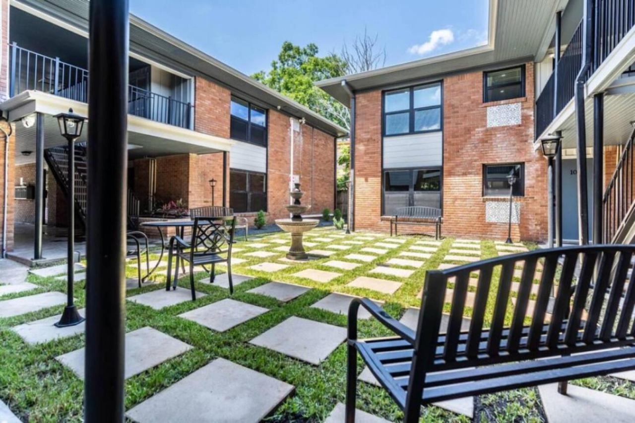Roomy Urban Montrose! Free Parking #3 Apartment Houston