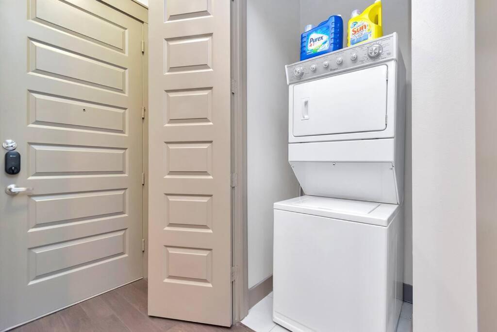 U1 Penthouse With Car Dwntown 1br 1bth