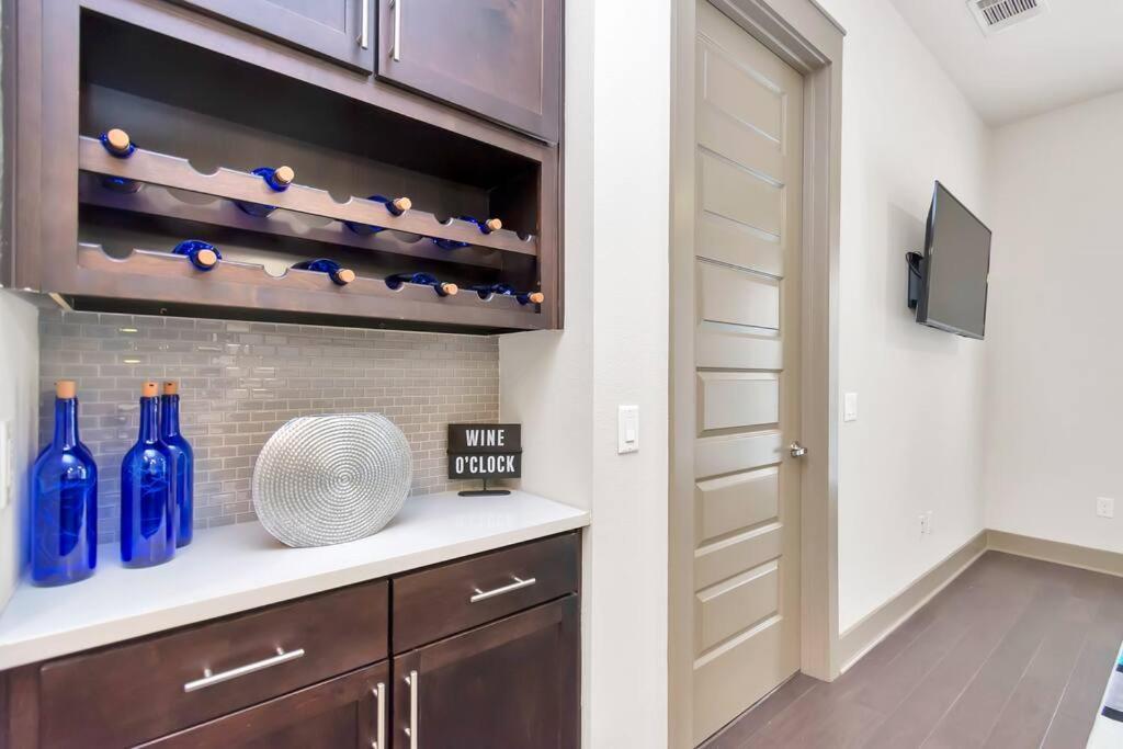 Apartment U1 Penthouse With Car Dwntown 1br 1bth Houston