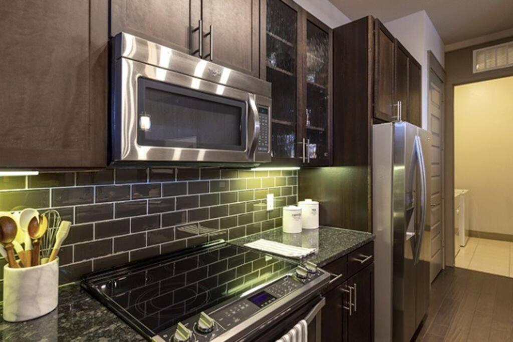 U1 Penthouse With Car Dwntown 1br 1bth