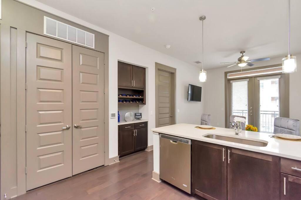 Apartment U1 Penthouse With Car Dwntown 1br 1bth Houston