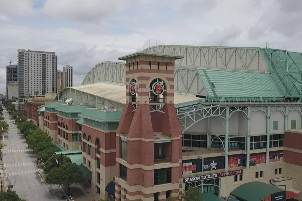 Apartment U1 Penthouse With Car Dwntown 1br 1bth Houston