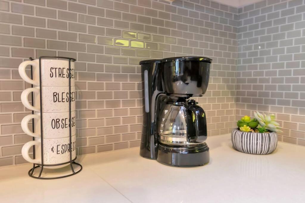 U1 Penthouse With Car Dwntown 1br 1bth Apartment *