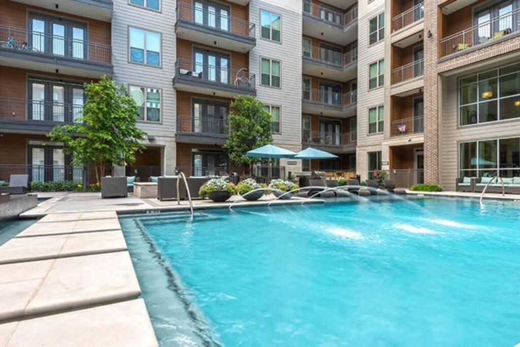 Apartment U1 Penthouse With Car Dwntown 1br 1bth