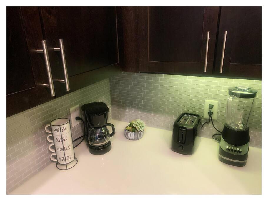 U1 Penthouse With Car Dwntown 1br 1bth * Houston