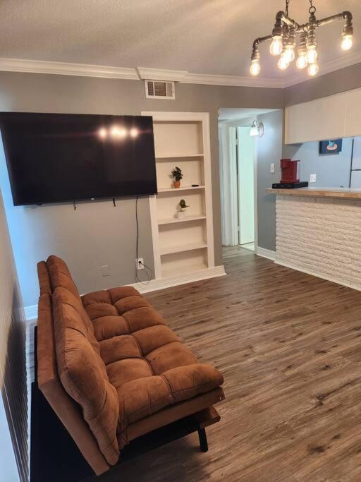 Apartment Blue Shark *e2* @ Midtown 1br King