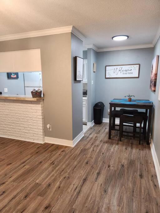 Apartment Blue Shark *e2* @ Midtown 1br King