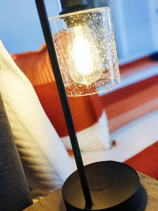 Elegant 1 Bed Montrose - Rome @the Italian Plaza Lodge