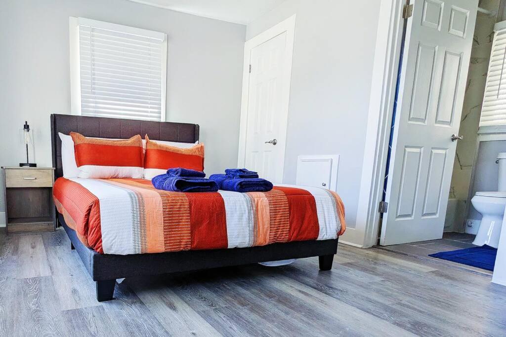 Elegant 1 Bed Montrose - Rome @the Italian Plaza Lodge