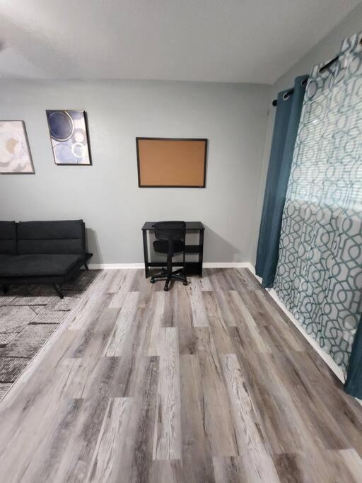 Apartment Blue Shark *b2* @ Bellaire 1br King Near Medical Center *