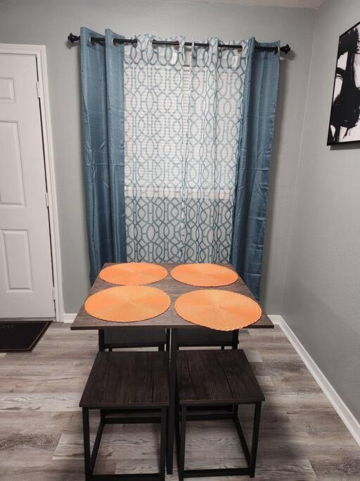 Apartment Blue Shark *b2* @ Bellaire 1br King Near Medical Center Houston