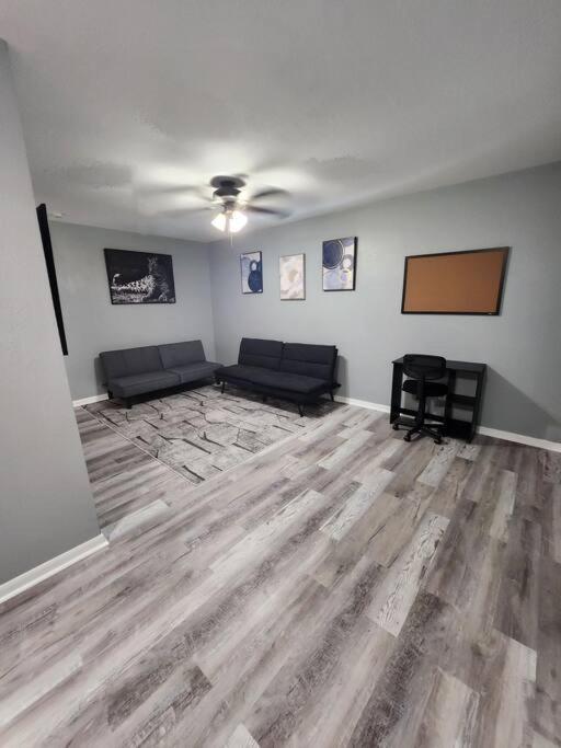 Blue Shark *b2* @ Bellaire 1br King Near Medical Center * Houston