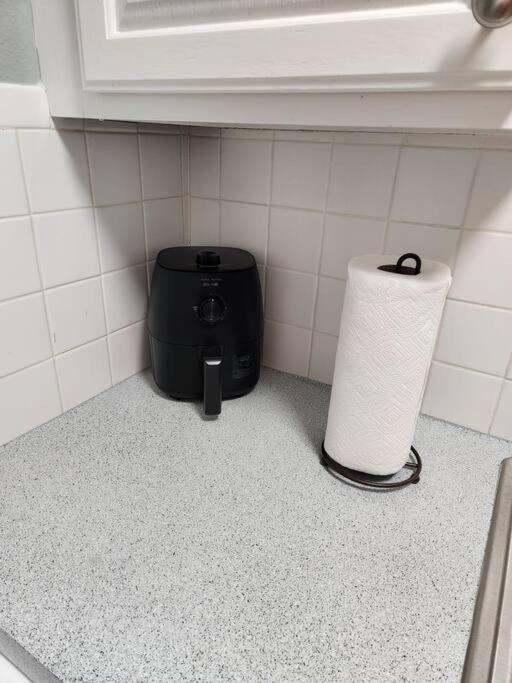 Blue Shark *b2* @ Bellaire 1br King Near Medical Center Apartment